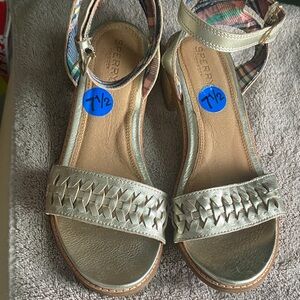 Sperry Women's Gold Woven Sandals